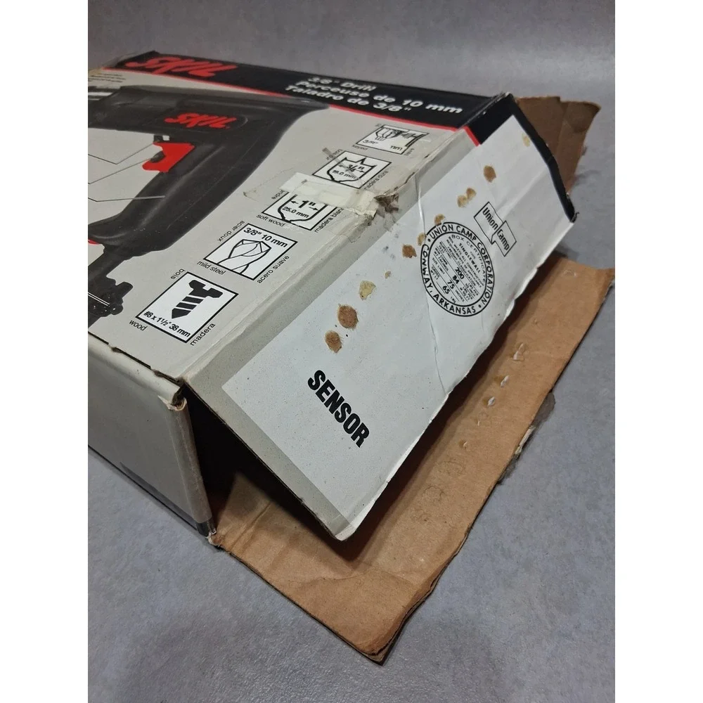 SKIL 6215 3/8 Variable Speed Reversing Drill. Chuck Key, Box And Book Included